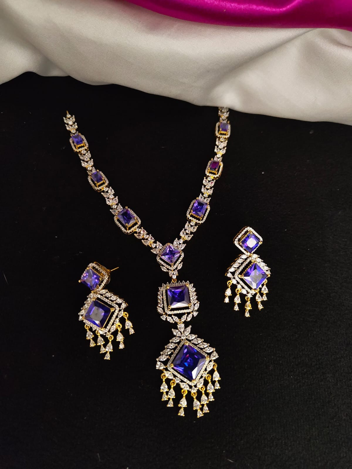 Amethyst crystal stone necklace set with earrings
