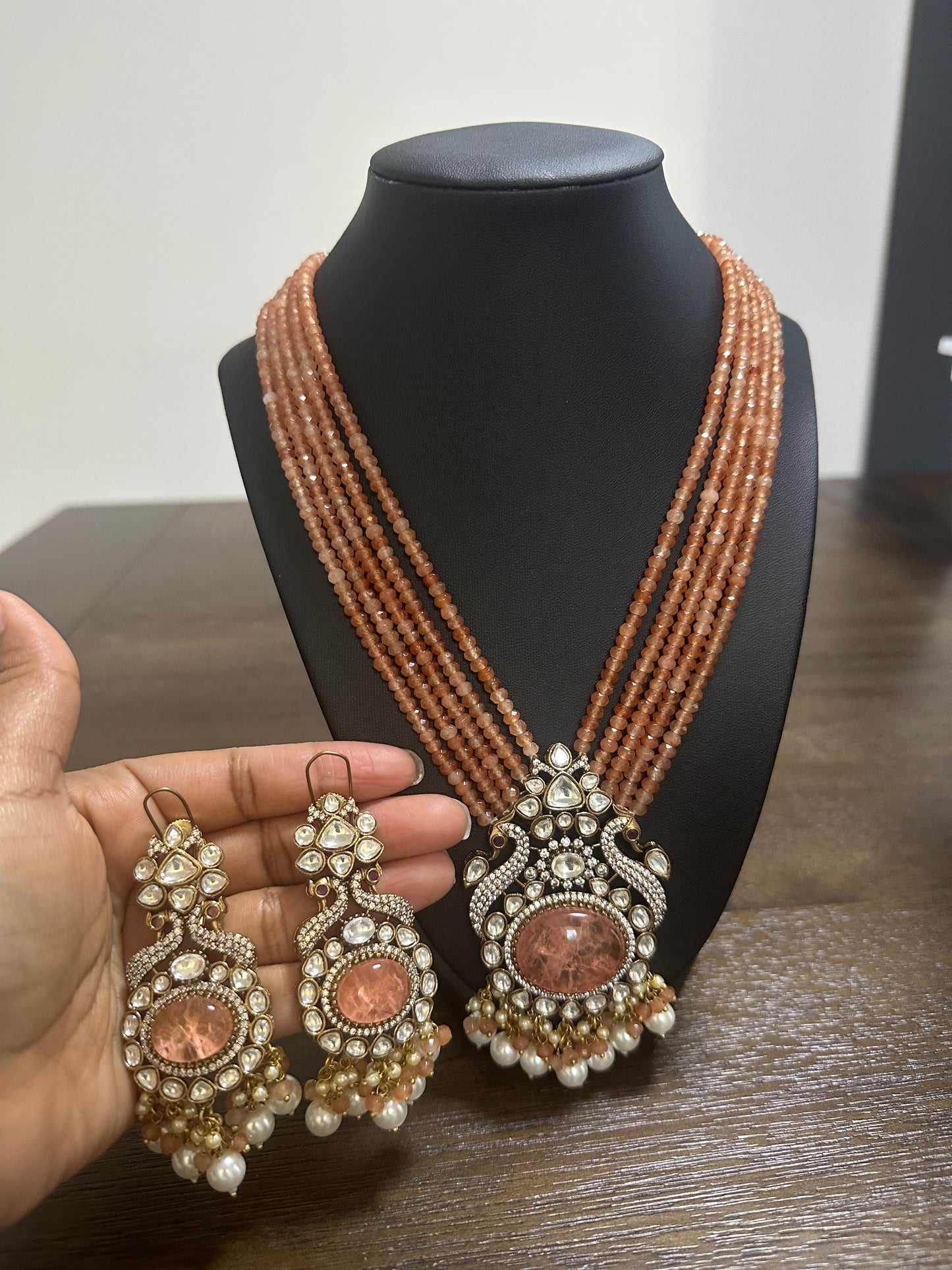 Victorian finish pendant set with earrings - Peach color