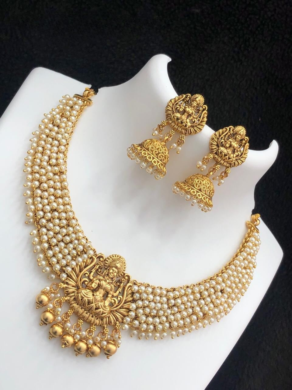 Pearl cluster Lakshmi neckace set