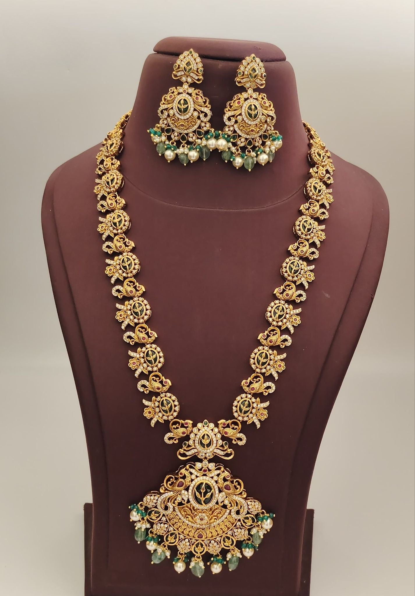 Green Carving stone long necklace set