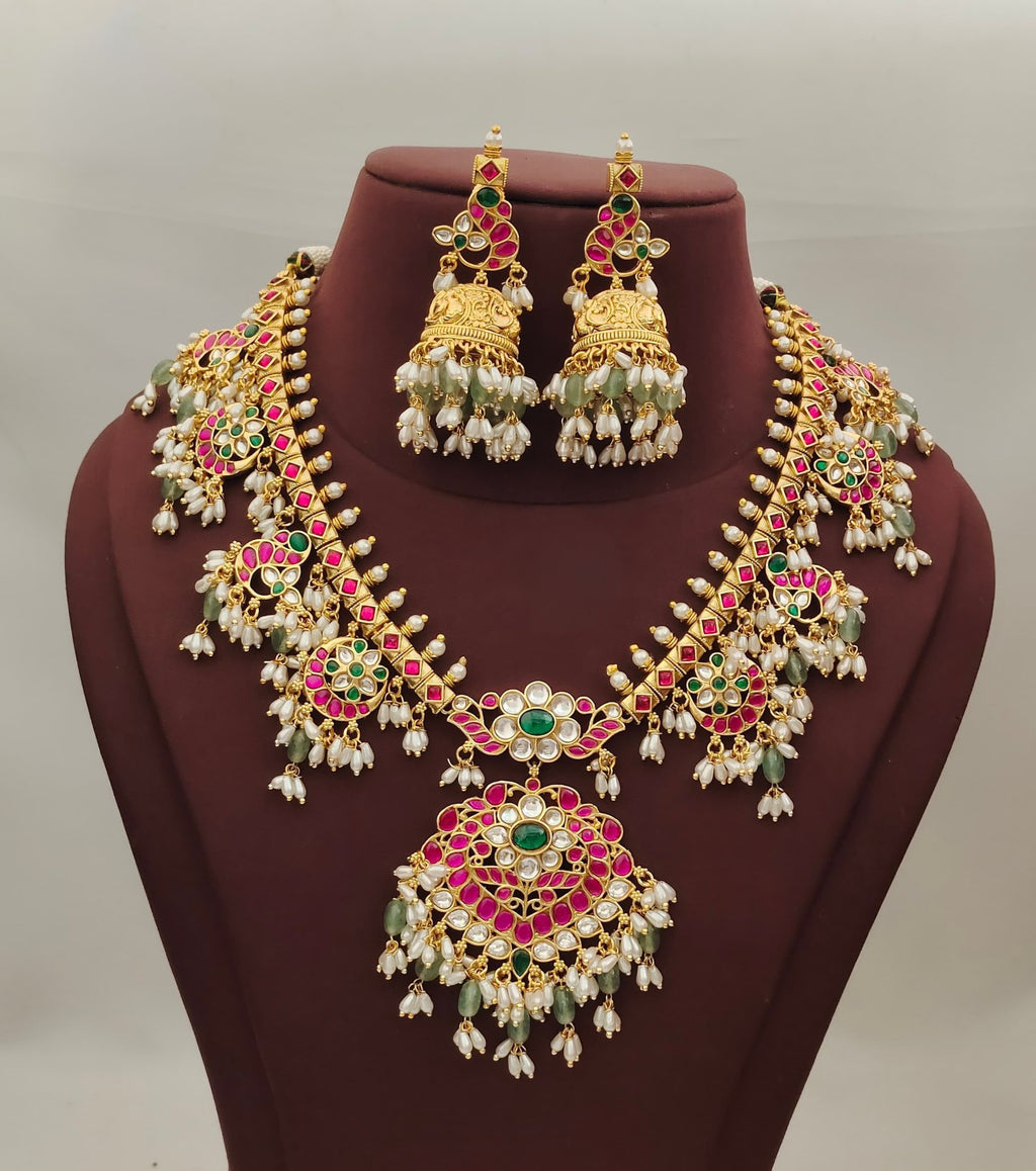 Traditional Short Guttapusalu Neckset With Earrings