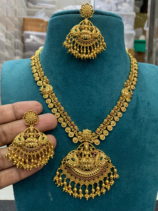 Lakshmi pendant necklce set