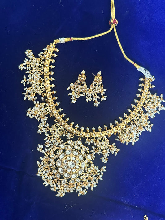 White Kundan Short Guttapusalu Set with Earrings