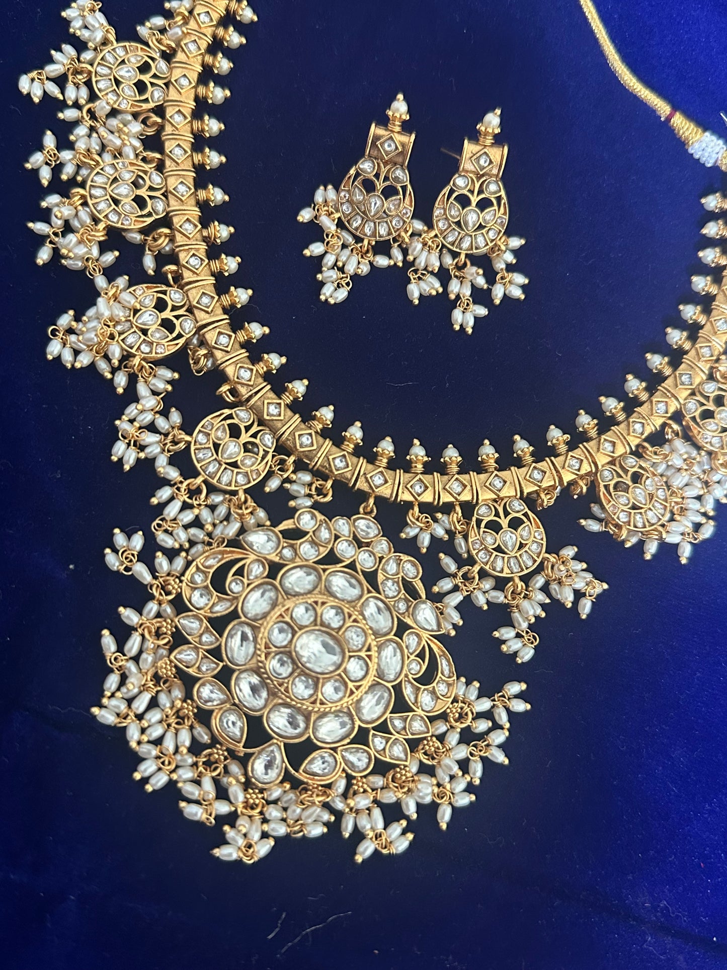 White Kundan Short Guttapusalu Set with Earrings