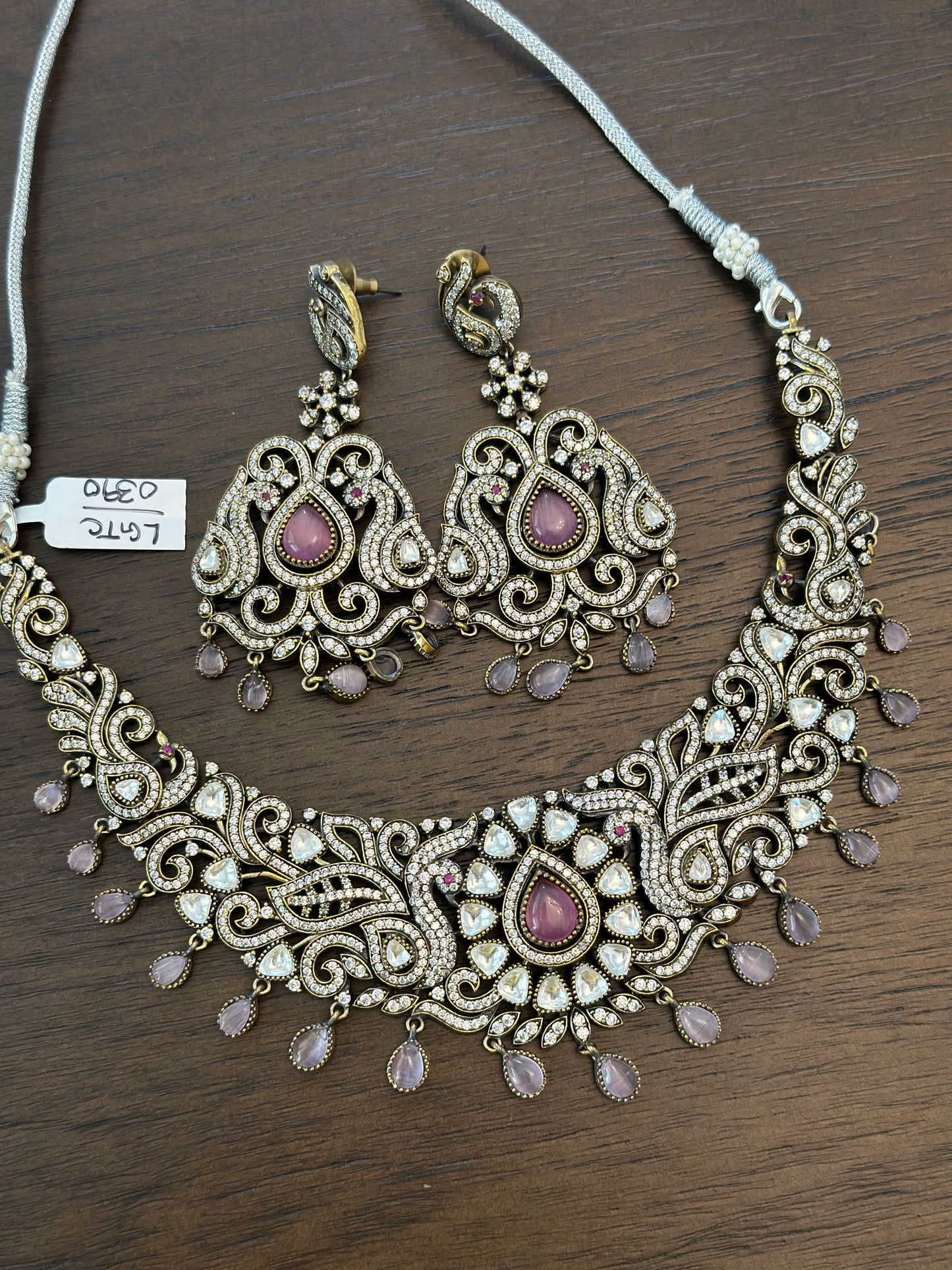 Beautiful victorian finish necklace set with earrings