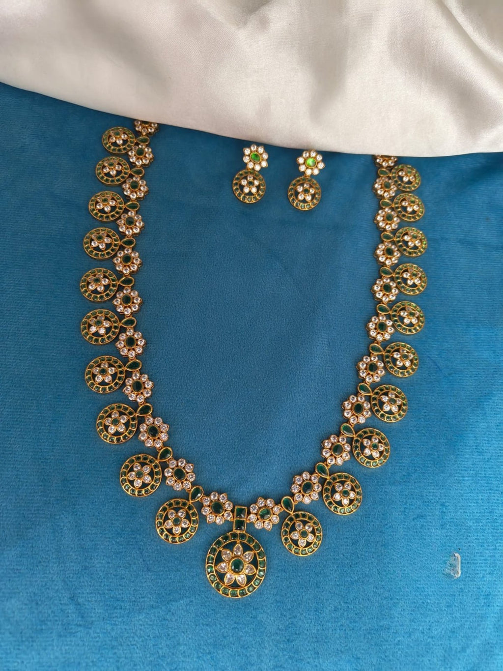 Traditional Coin Design Necklace Set With Earrings - Green