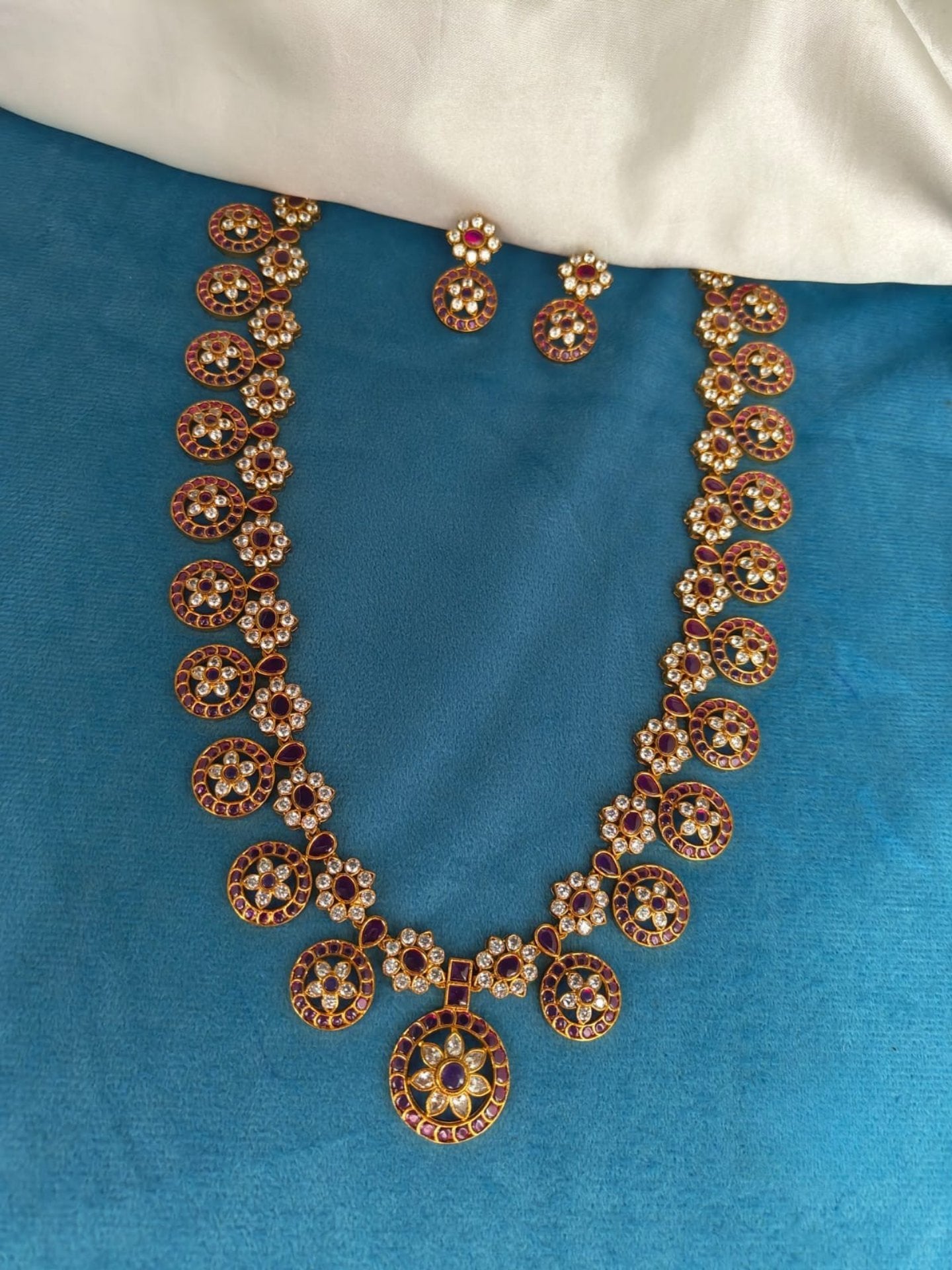 Traditional Coin Design Necklace Set With Earrings - White And Pink