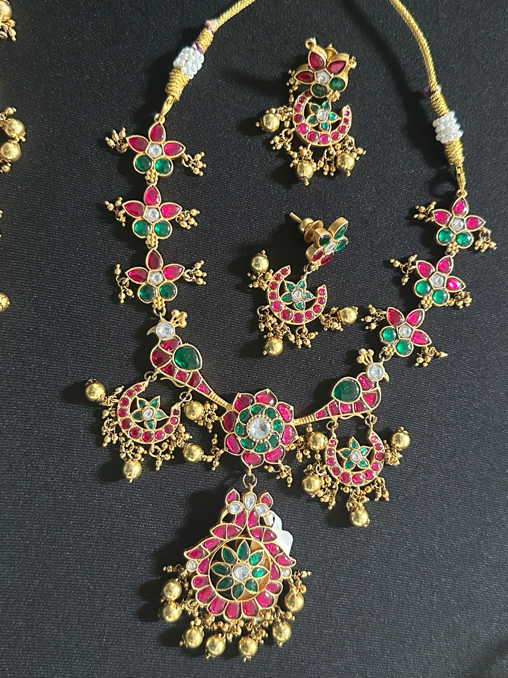 Jadau Kundan Short Necklace Set With Earrings