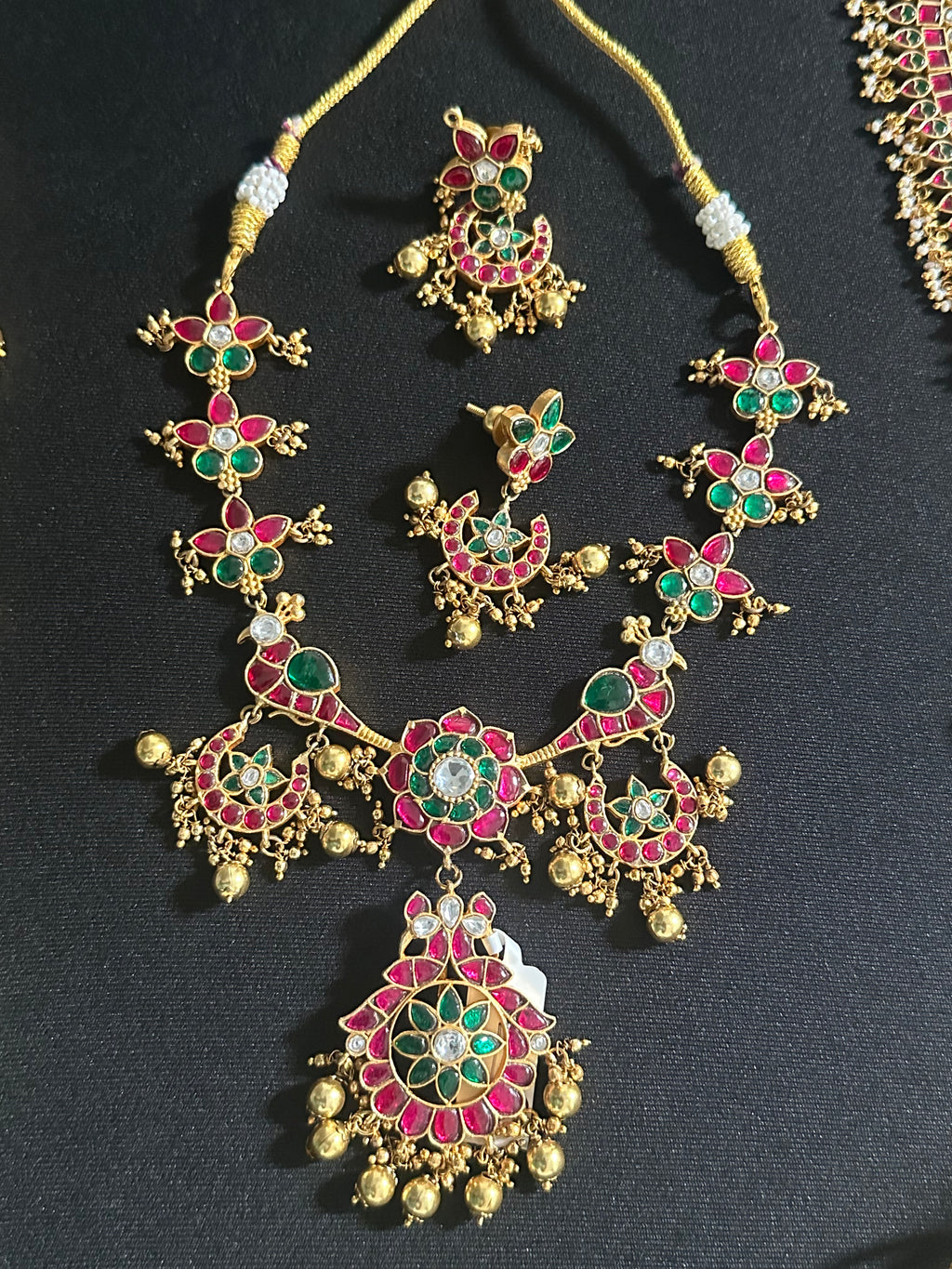 Jadau Kundan Short Necklace Set With Earrings