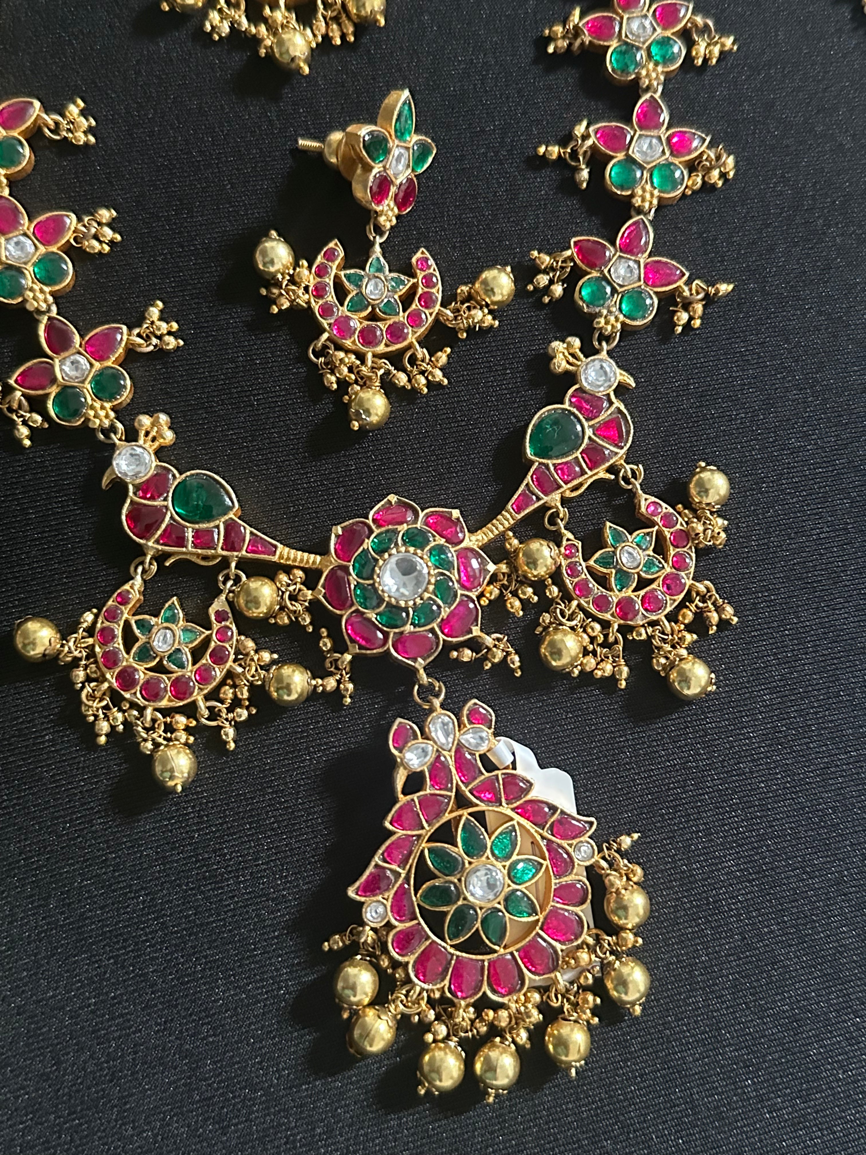 Jadau Kundan Short Necklace Set With Earrings