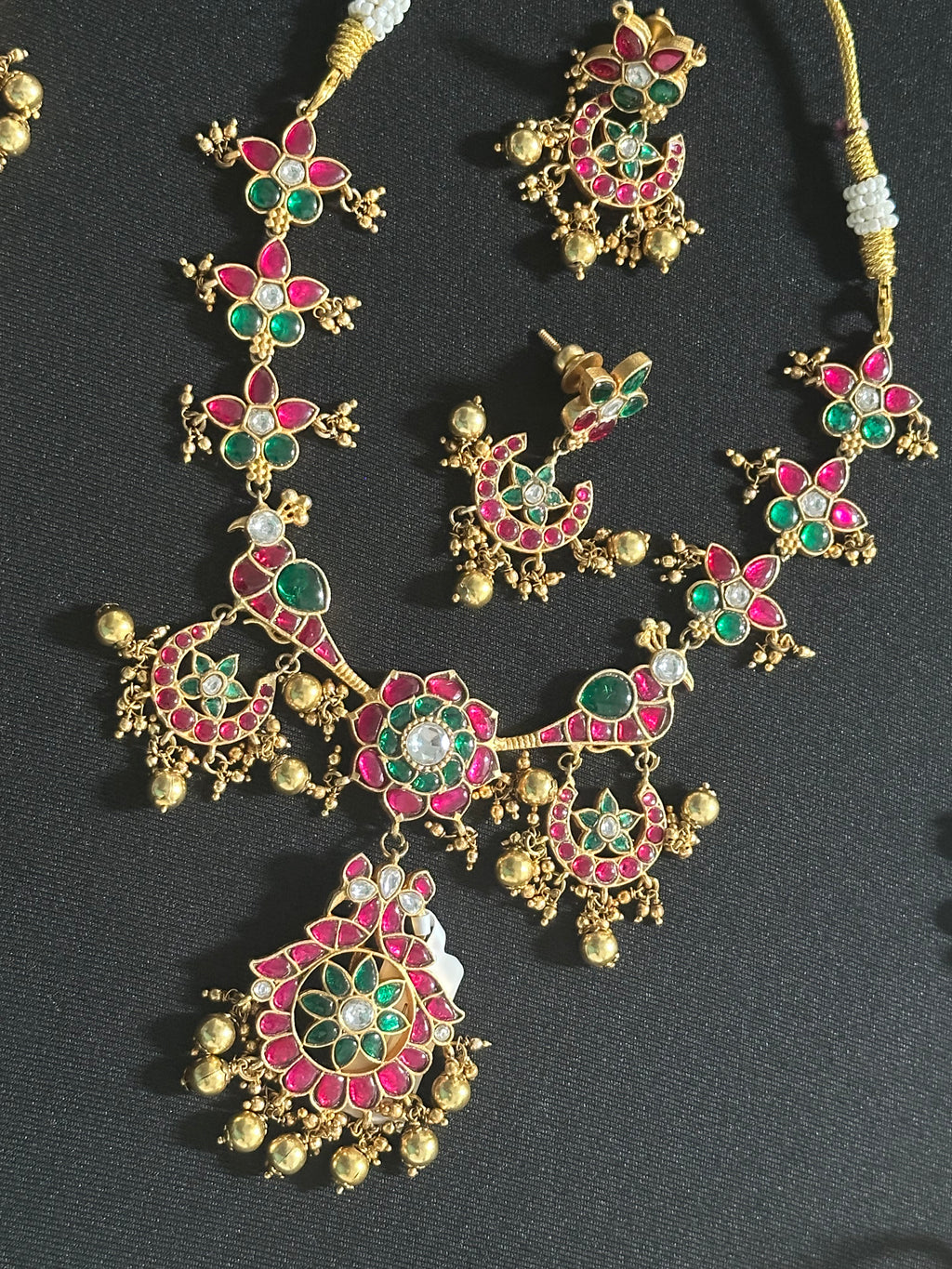 Jadau Kundan Short Necklace Set With Earrings