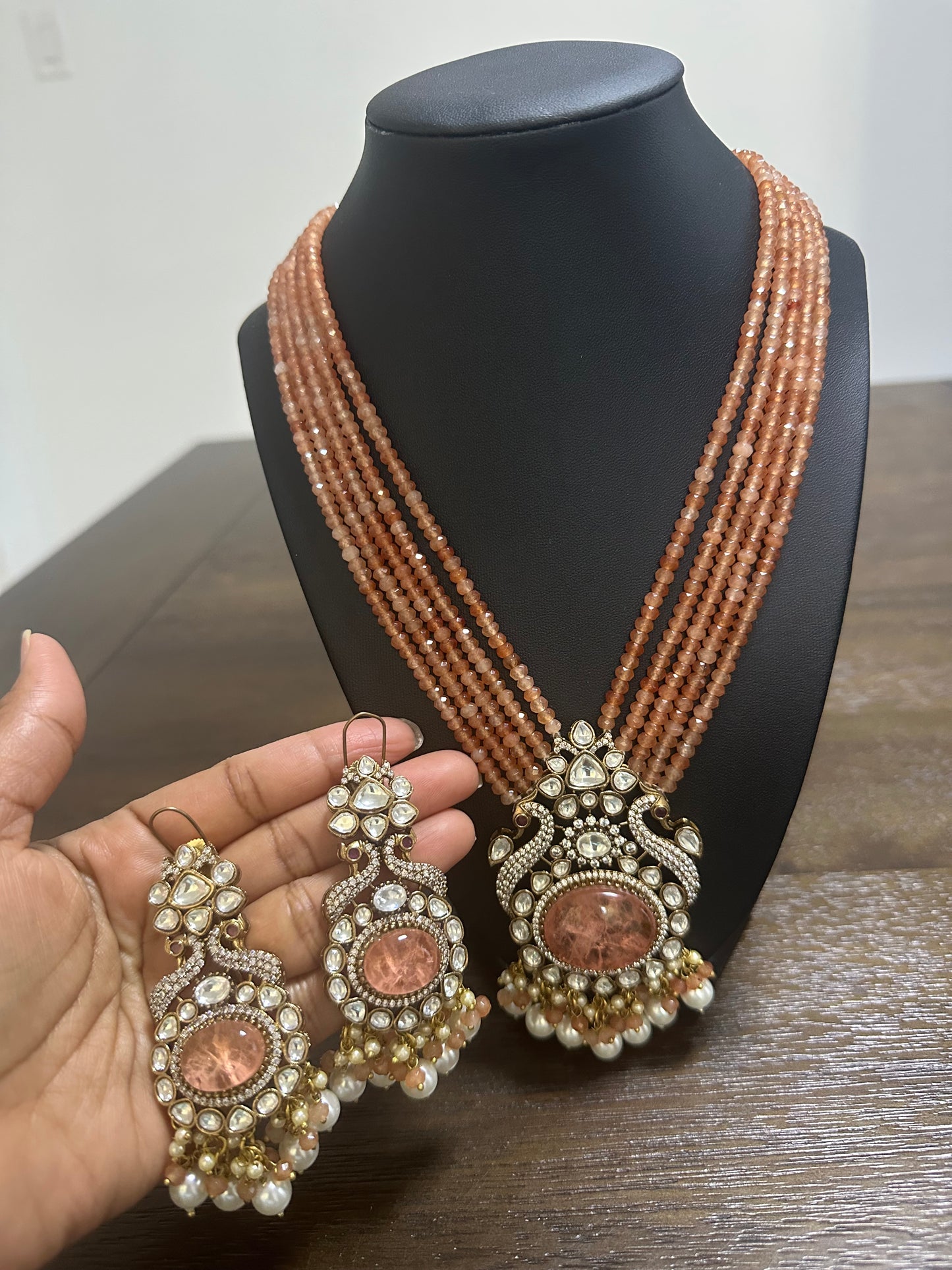 Victorian finish pendant set with earrings - Peach color