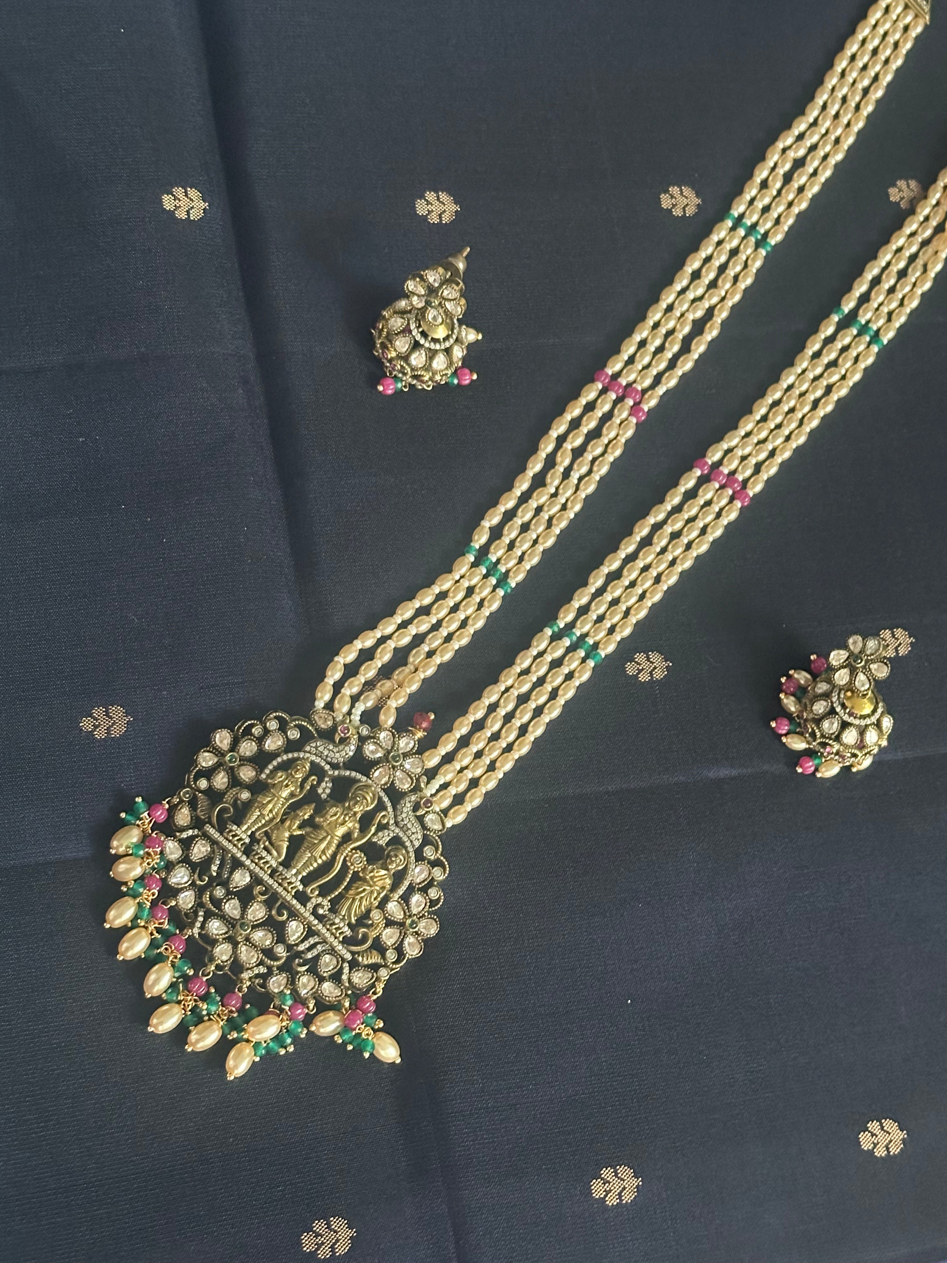 Victorian Finish Pearl Mala Set With RamParivar Pendant.