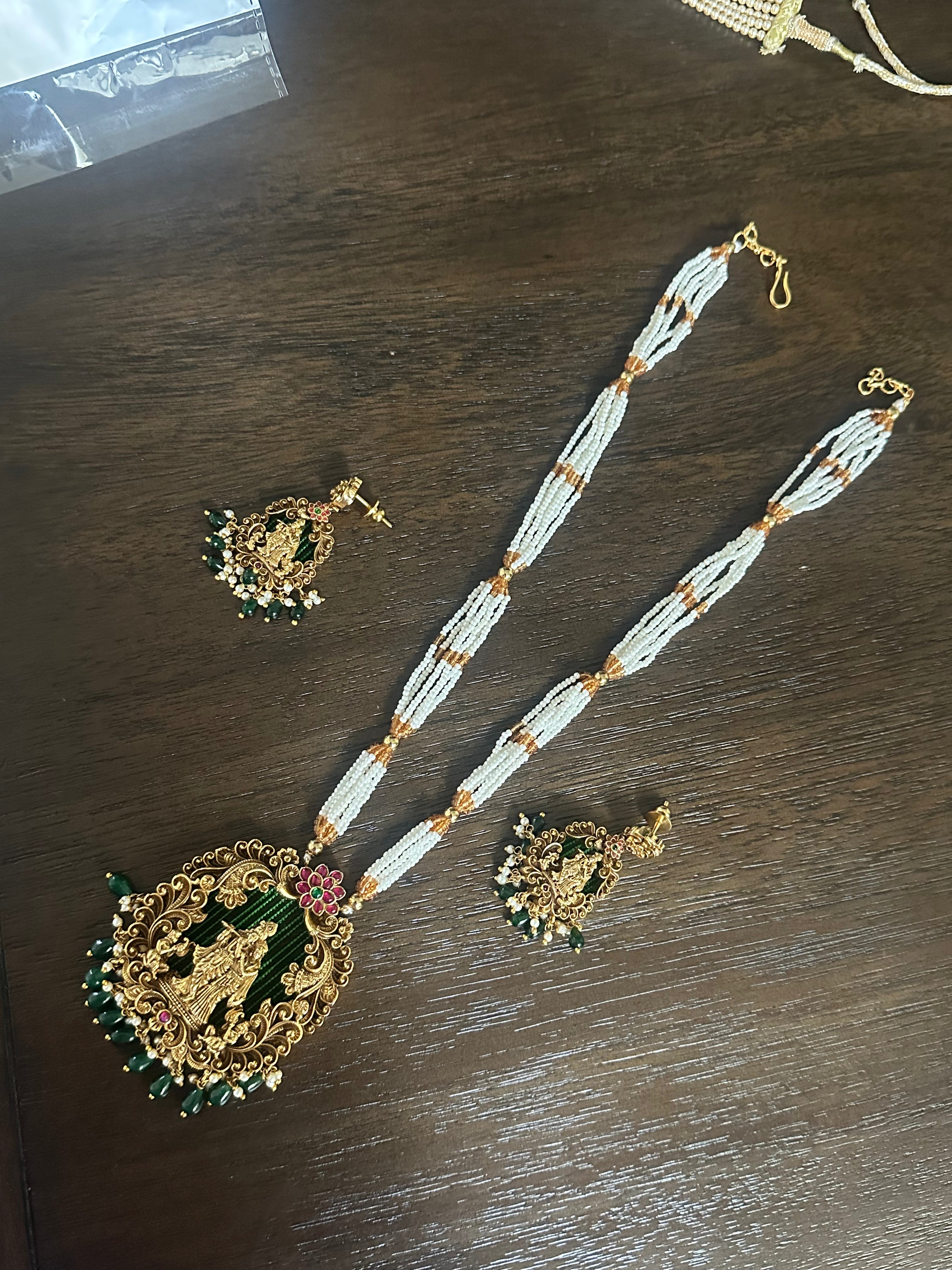 Radha krishna Pendant Pearl Mala With Earrings