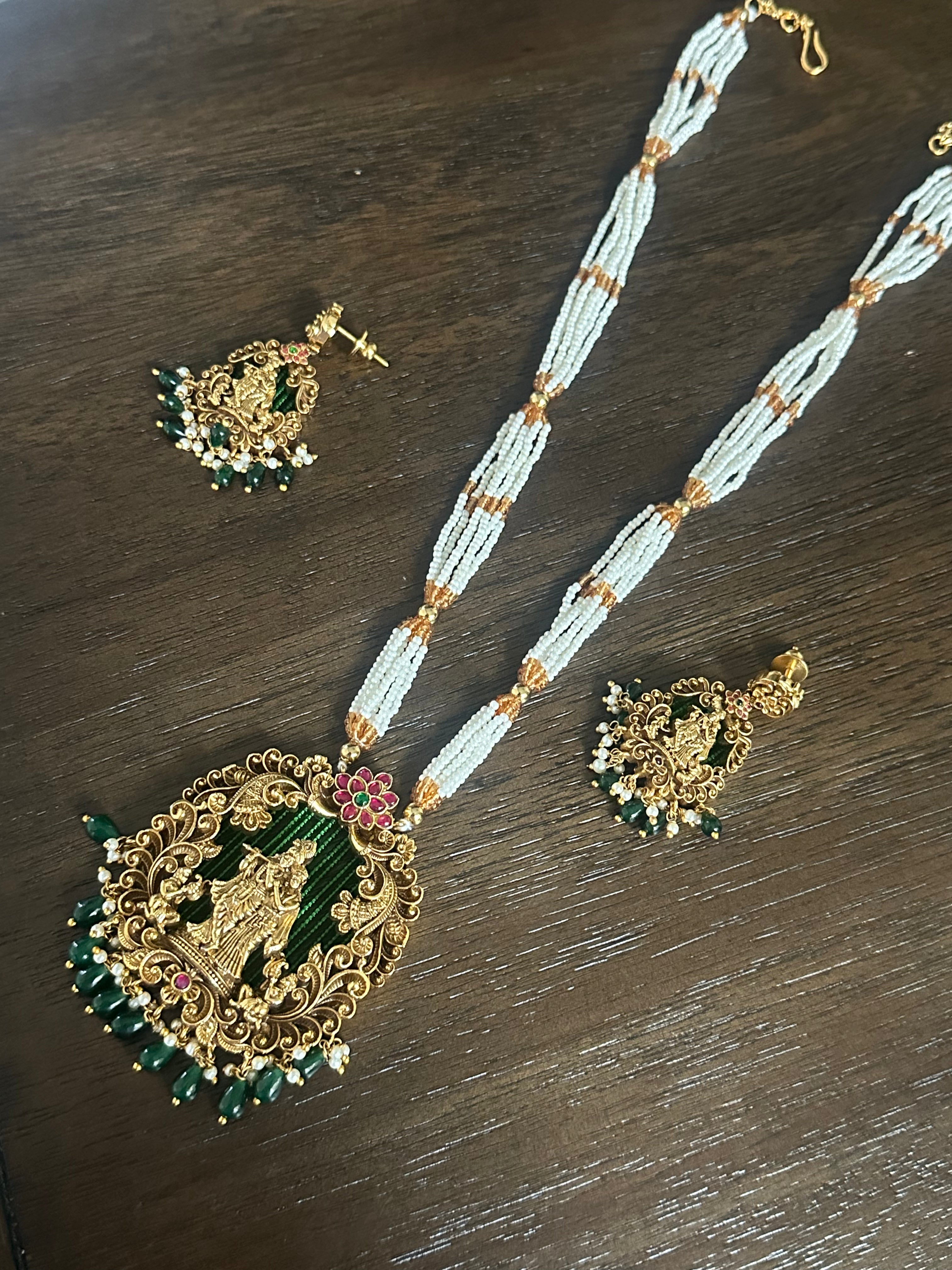 Radha krishna Pendant Pearl Mala With Earrings