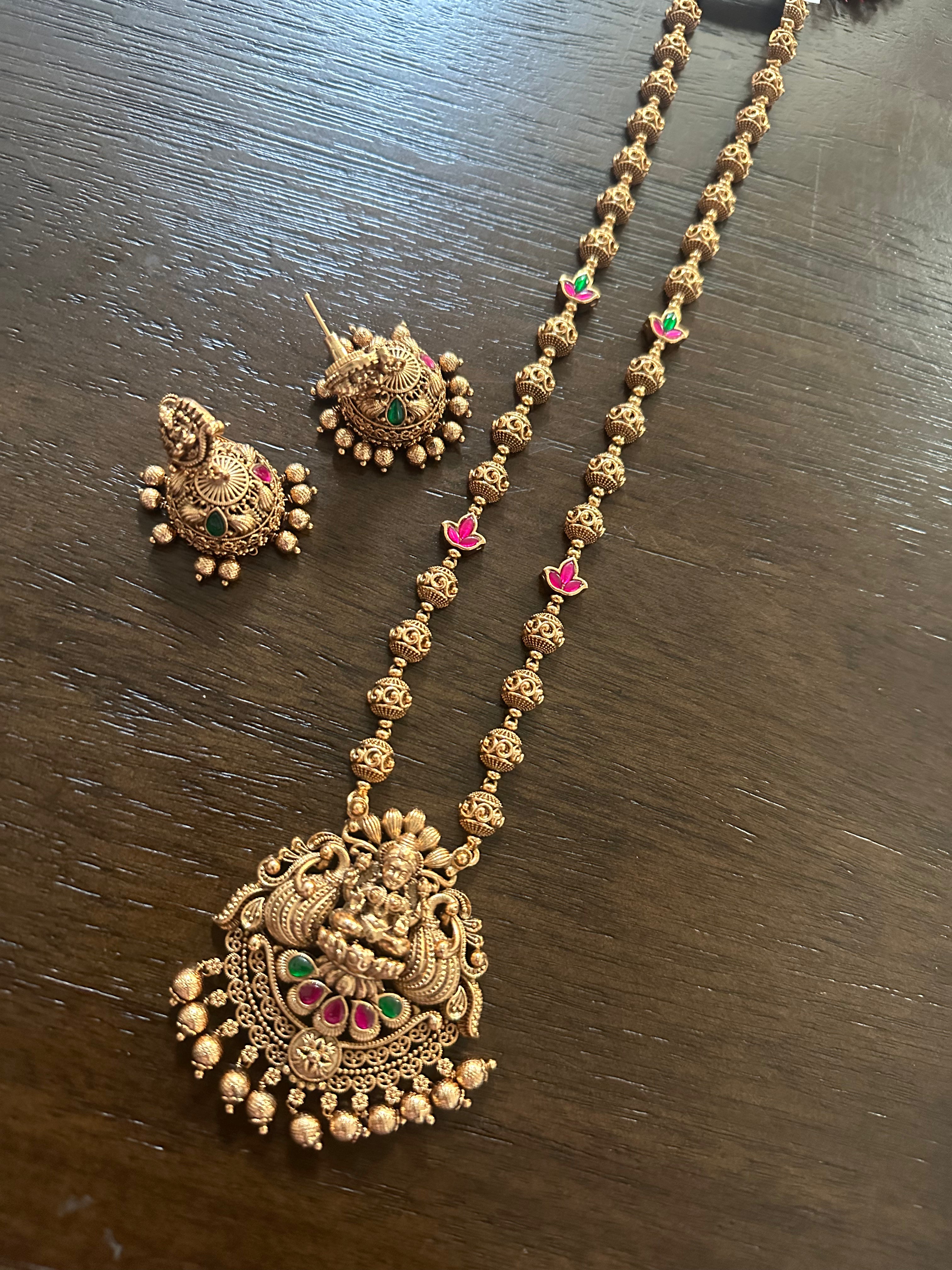 Beautiful Lakshmi Pendant Beads Set
