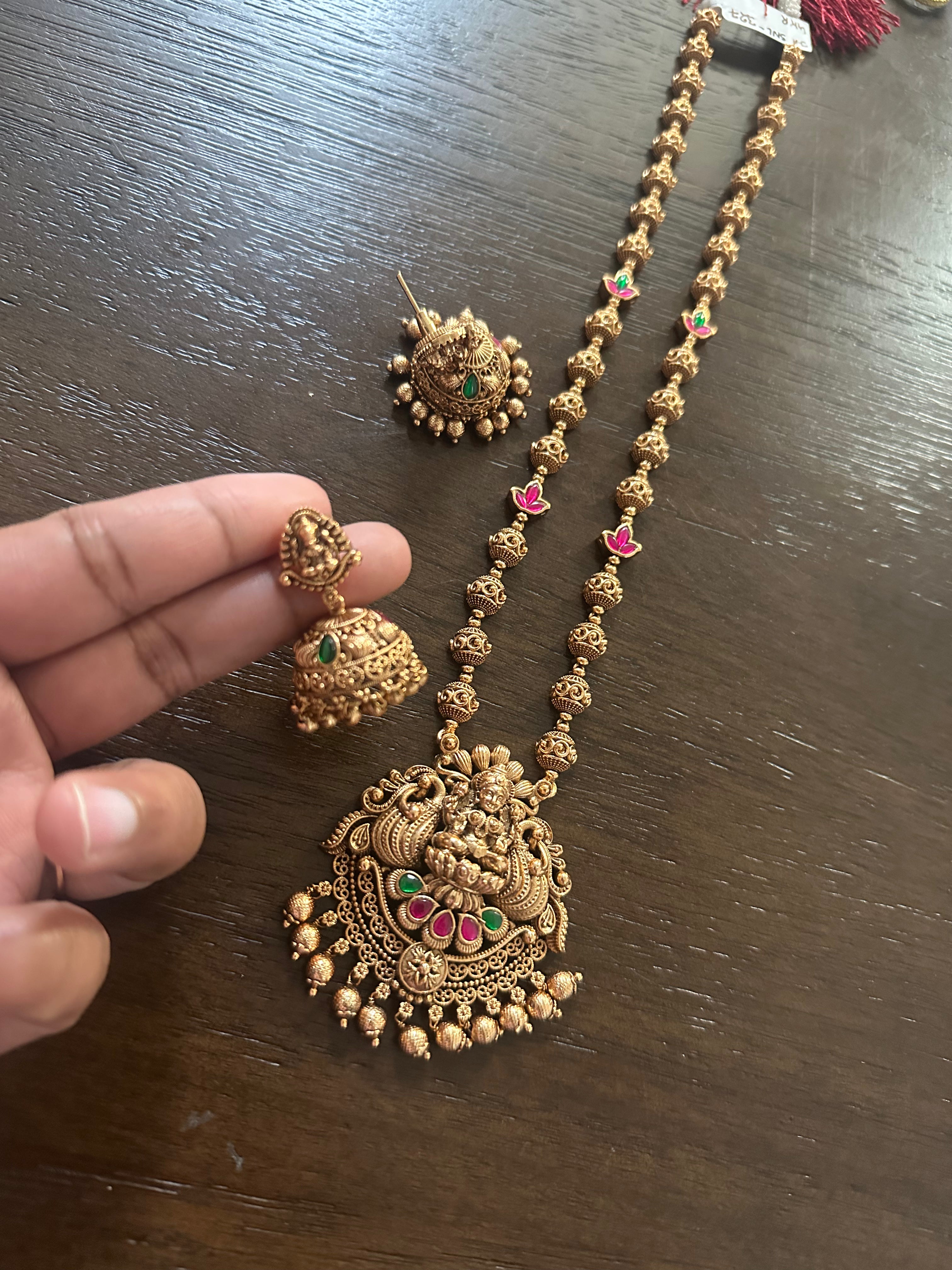 Beautiful Lakshmi Pendant Beads Set