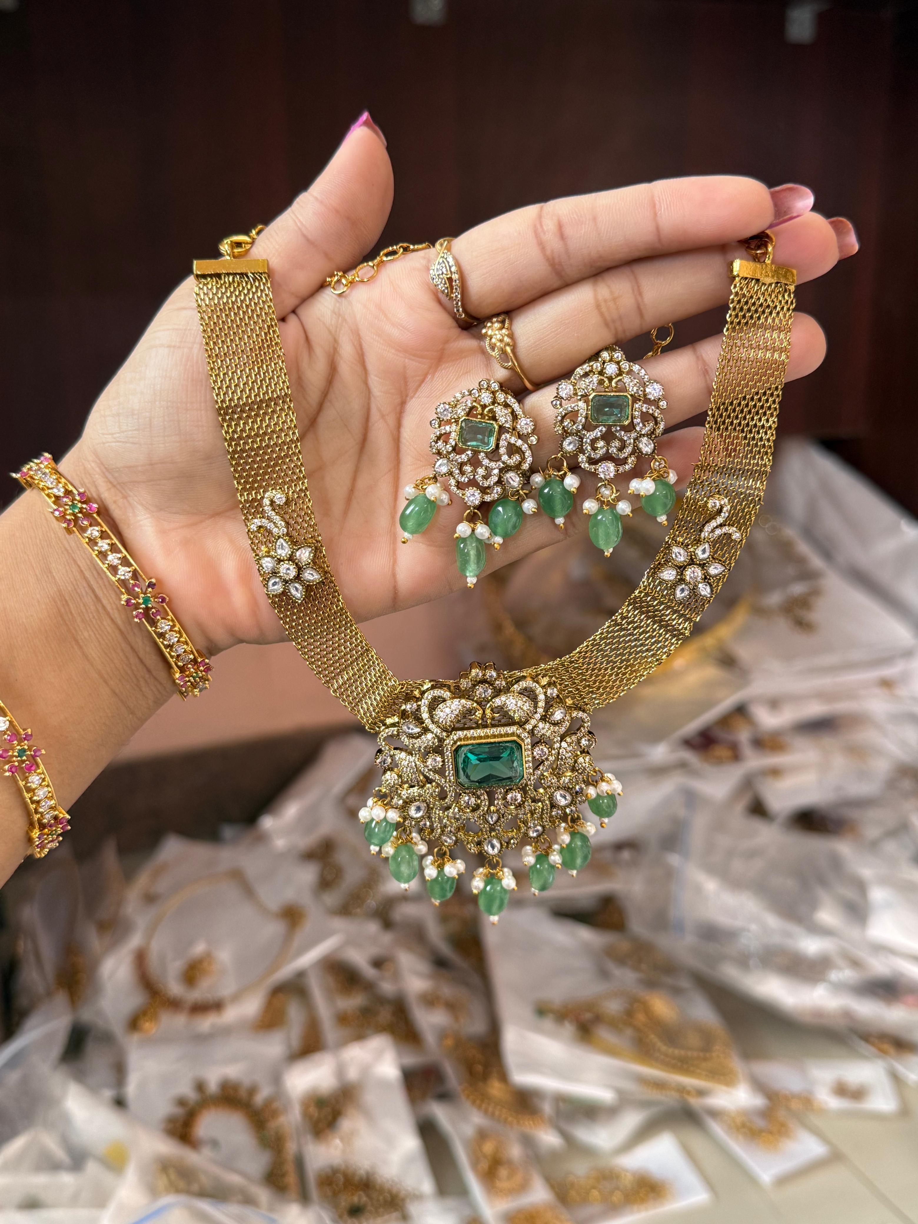 Mossionite Pendant Kundan Set With Earrings
