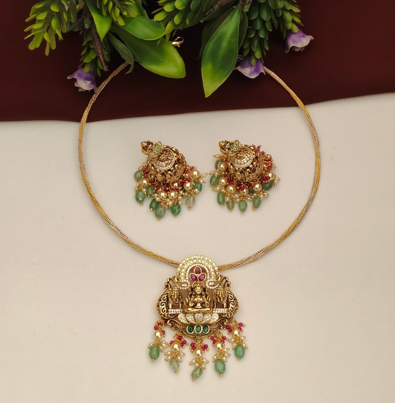 Lakshmi pendant Kante Set With Earrings