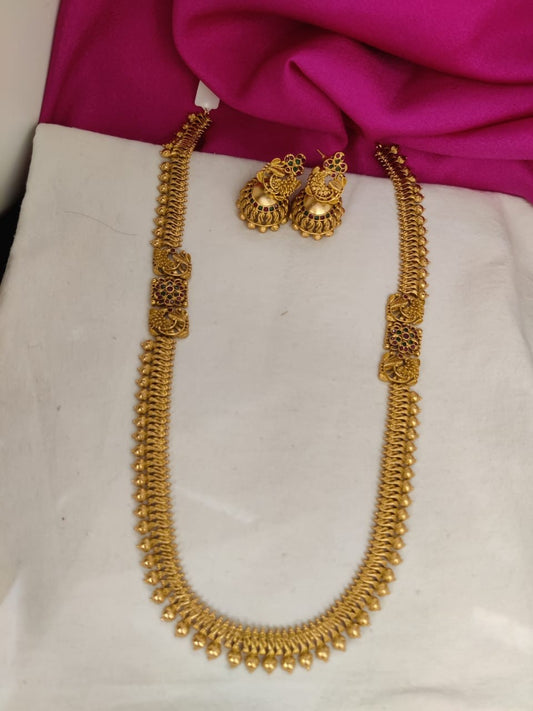 Traditional design necklace set