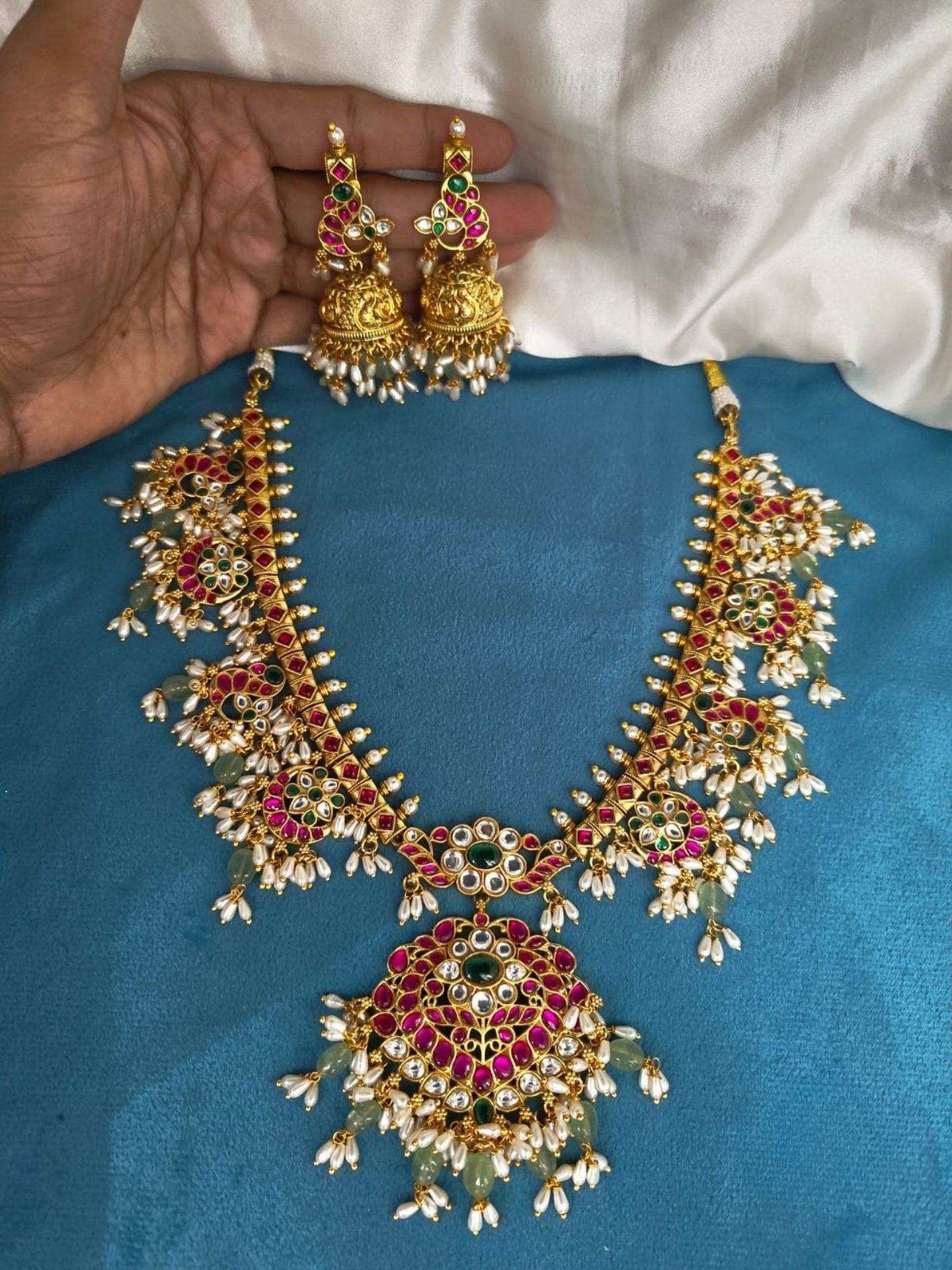 Traditional Short Guttapusalu Neckset With Earrings