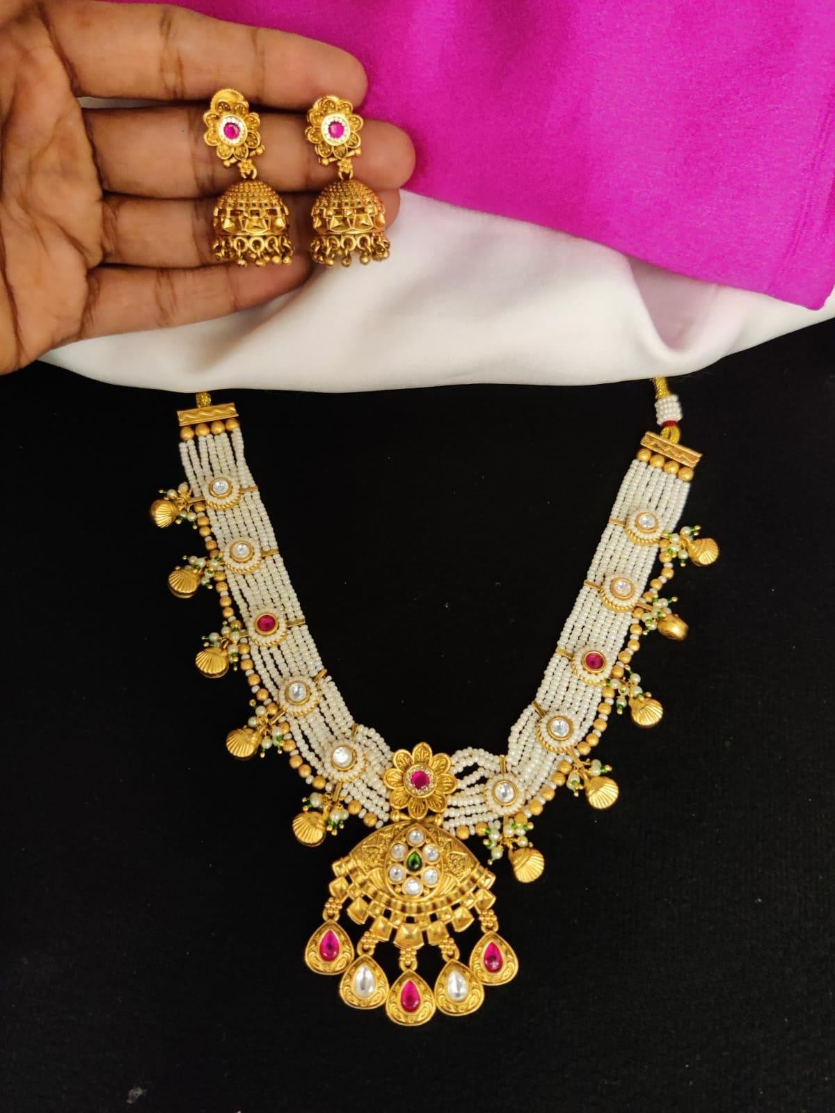 Simple Trendy Pearl Necklace Set