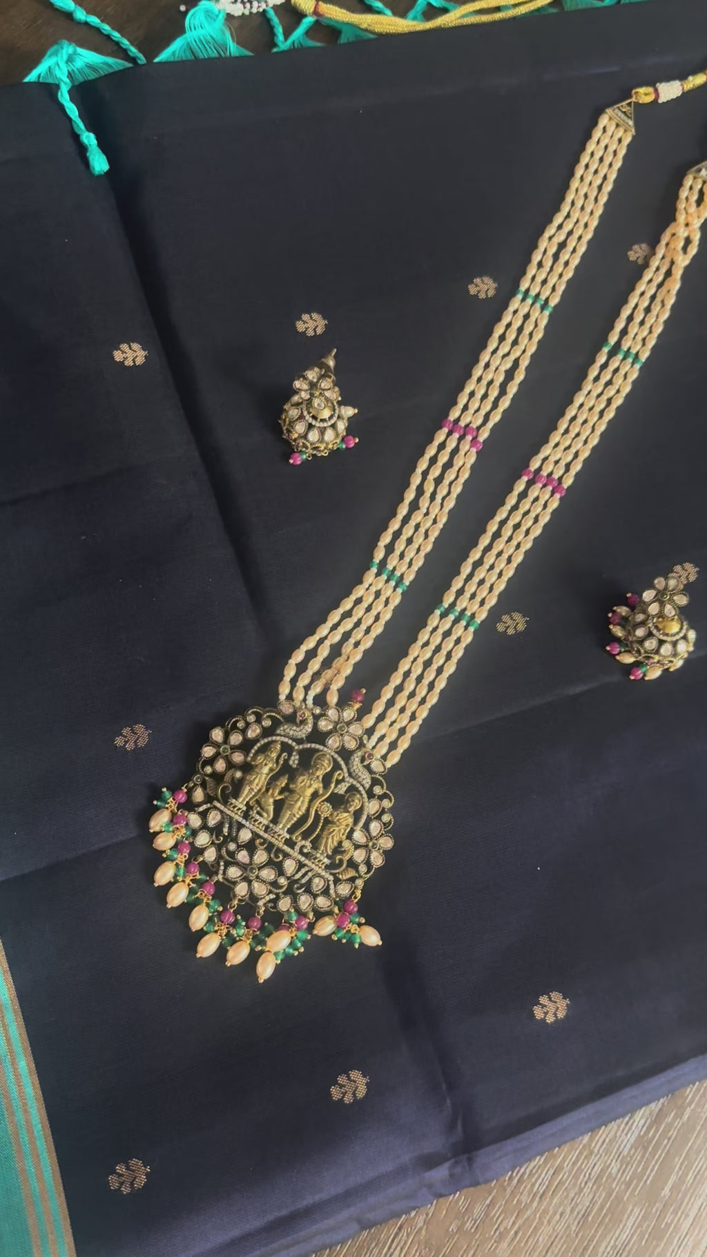 Victorian Finish Pearl Mala Set With RamParivar Pendant.