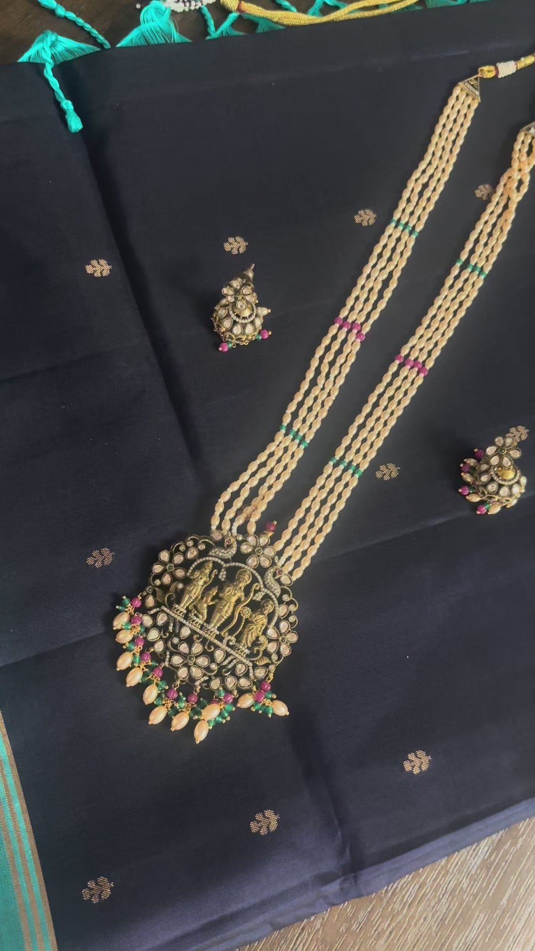 Victorian Finish Pearl Mala Set With RamParivar Pendant.